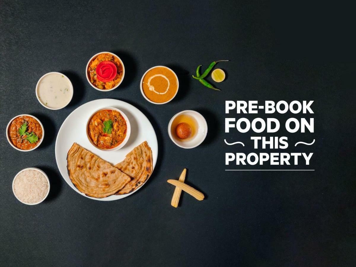 Oyo 11670 Hotel Vishnu Priya Residency Hyderabad Eksteriør billede